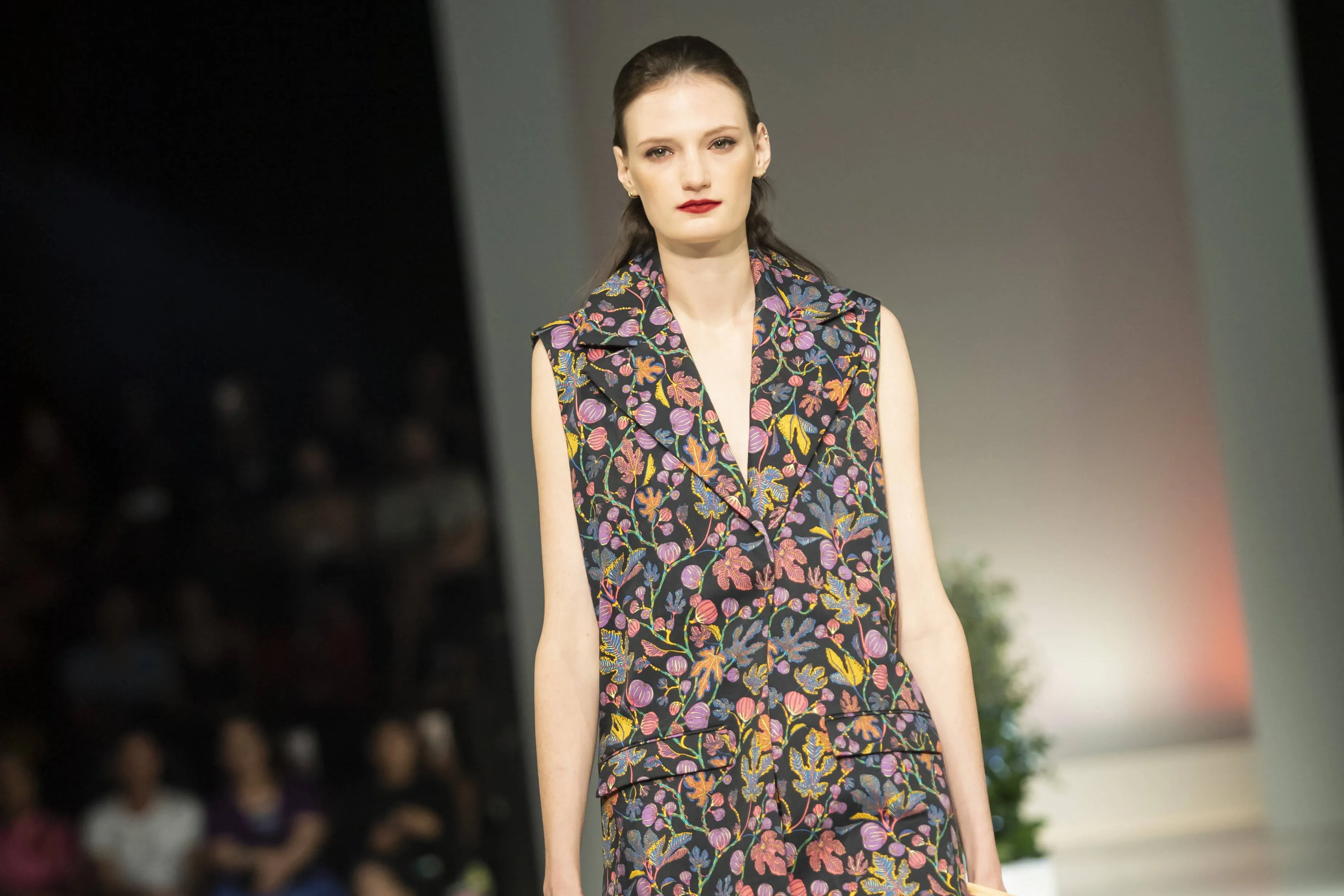 Danielle Frylinck Simone Sleeveless Coat