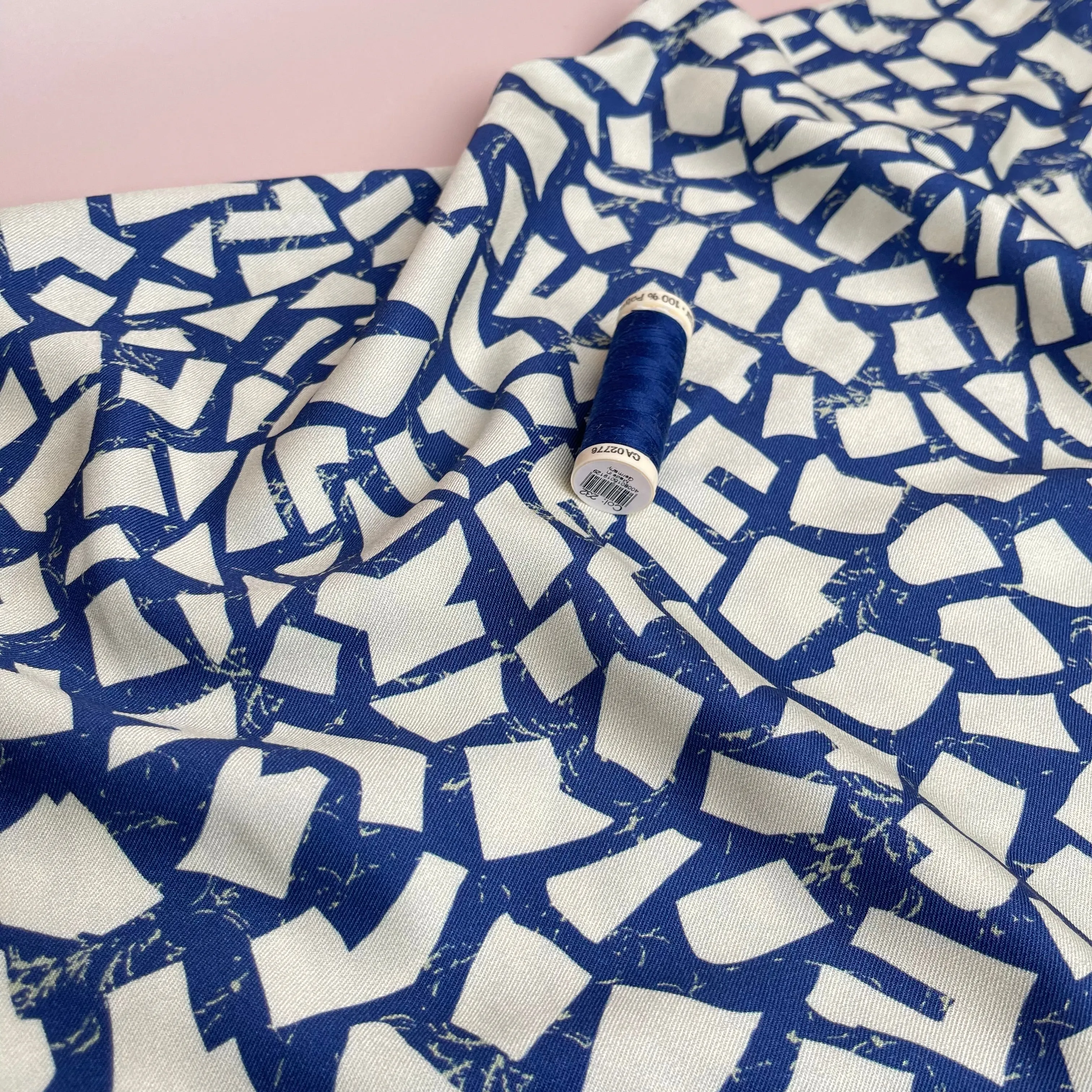 Light & Lush - Small Pieces Viscose Twill Fabric