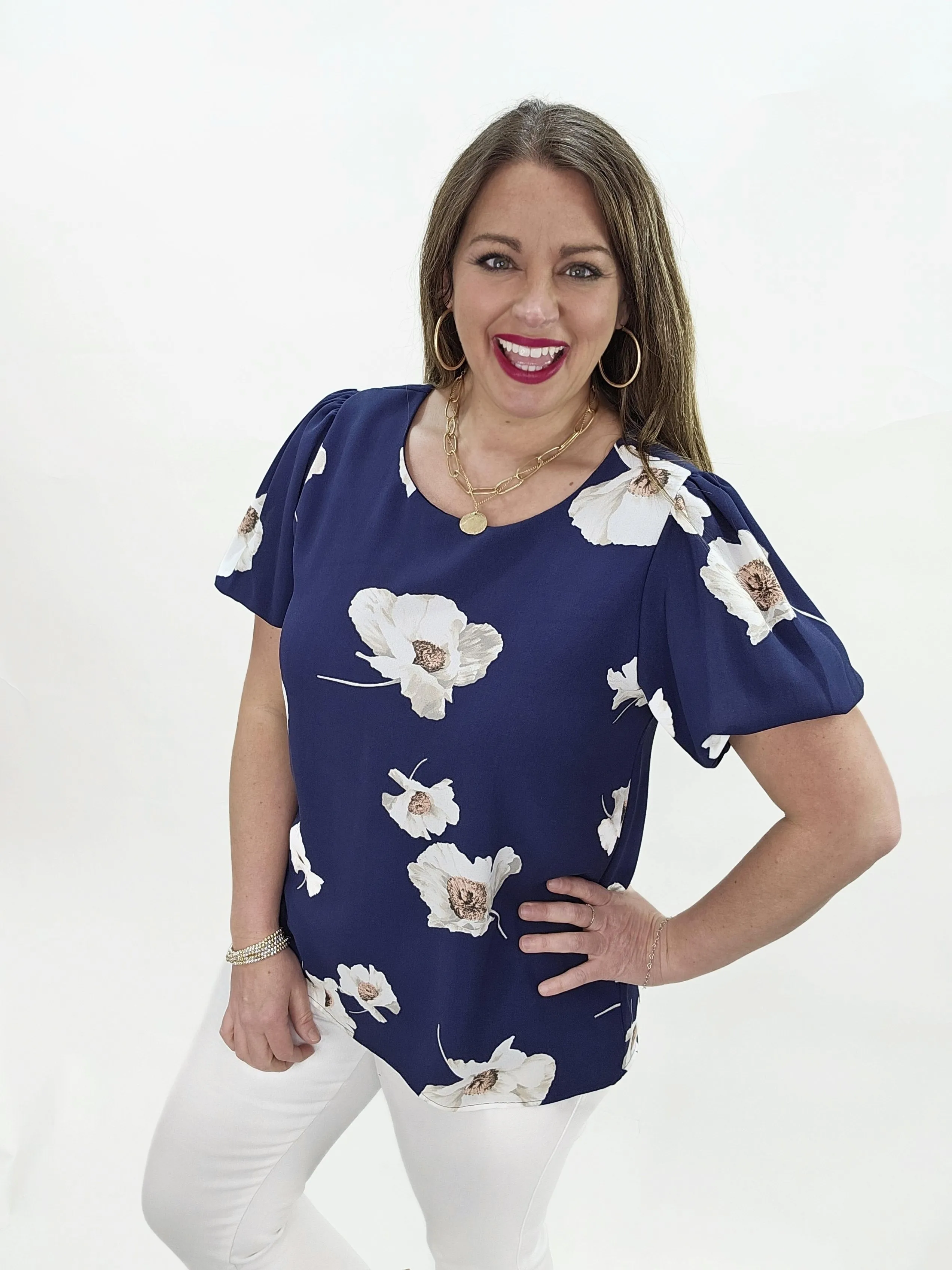 NAVY/WHITE FLORAL WOVEN TOP
